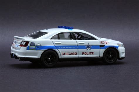 Diecast Hobbist 2013 Ford Taurus Sho Chicago Il Police