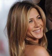 Die lange gerade frisur sieht mit seitenknallen sehr fabelhaft aus. Neue Frisur? Ich brauche dringend Hilfe (Jennifer Aniston)