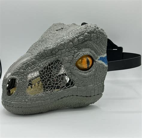 Jurassic World Velociraptor Blue Raptor Dino Mask Electronic Chomp N