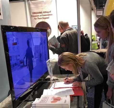 Denmark Doctors Fair Attendees Informed Of Forced Organ Harvesting In