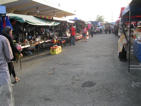 Segmentasi pasar geografi adalah segmentasi yang dilakukan berdasarkan pada lokasi atau wilayah tertentu terhadap target pasar atau konsumen potensial. GC GEOGRAFI PMR SMKDPB PONTIAN: GAMBAR SEKITAR PASAR LAMBAK