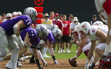 Tommies stifle comeback, escape with win over Johnnies - TommieMedia