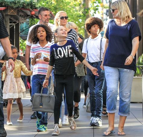 Find the perfect heidi klum kids stock photos and editorial news pictures from getty images. Leni Samuel Photos Photos - Heidi Klum Shops at The Grove ...
