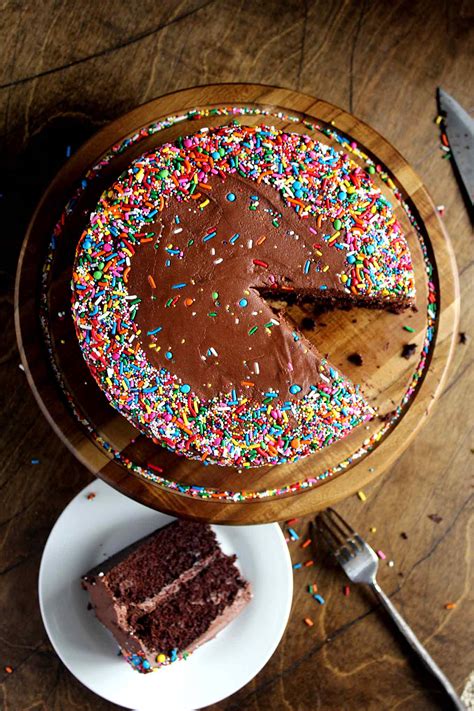 The chocolate sprinkles cake has integration with the redstone comparator. Classic Chocolate Birthday Cake | wyldflour