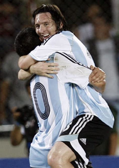 Es uno de los seleccionados más exitosos del fútbol internacional de todos los tiempos. Noticias de Argentina: Messi y Riquelme incendian la ...
