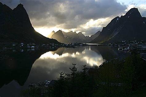 Midnight Sun At Reine Lofoten Norway Живописные пейзажи Норвегия