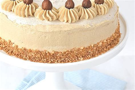 Hazelnoot Schuimtaart Vanilla Cake A Food Glorious Bakery Desserts