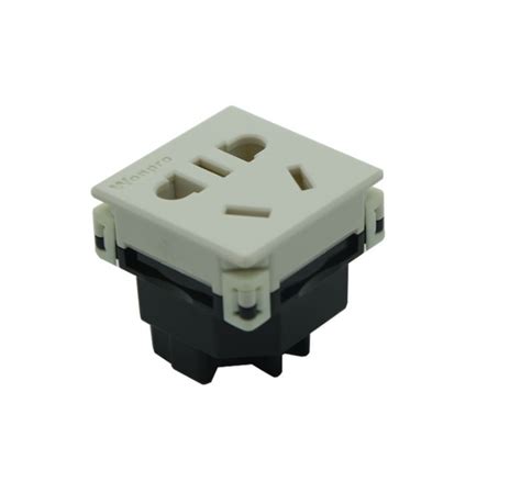 China 3c Gb Standard 2 Pole And 3 Pole Sockets With Safety Shutter