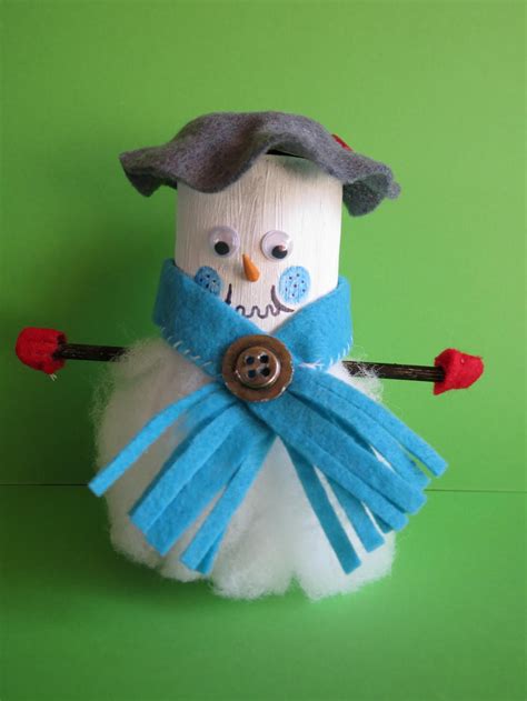 Conception en une ou deux pièces. Christmas Snowman Toilet Paper Roll Craft | FaveCrafts.com