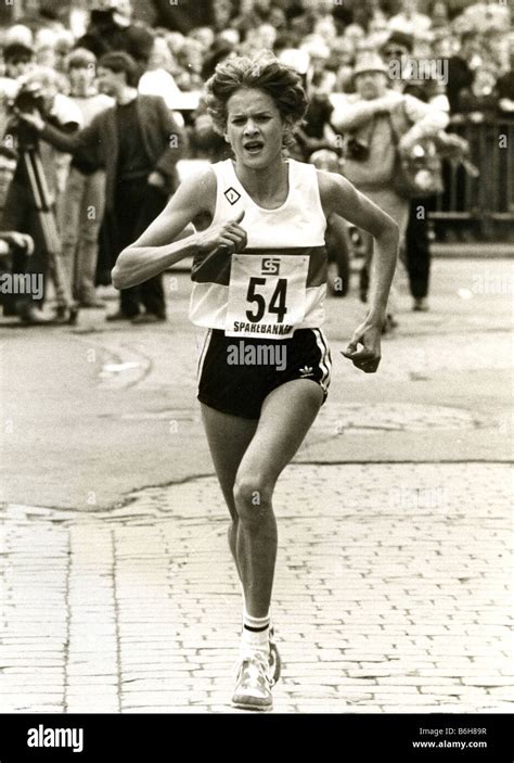 Zola Budd Runner Hi Res Stock Photography And Images Alamy