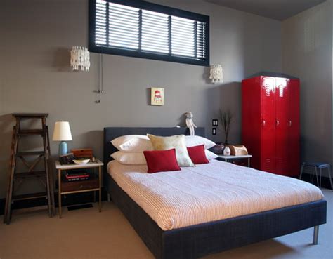 Red and grey bedroom designs. 3280905328_9624f07884.jpg