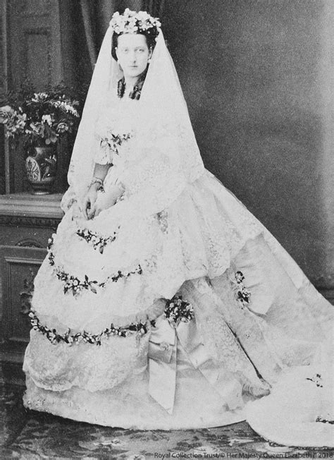Traditional British Wedding Dress Vlrengbr