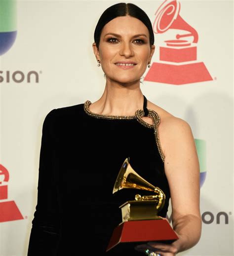 Laura Pausini Vince Ai Latin Grammy Con Lalbum Fatti Sentire Radio