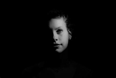 How To Achieve Artistic Chiaroscuro Lighting In Photography
