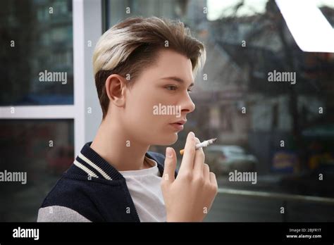 Teen Smoking Cigarettes Hi Res Stock Photography And Images Alamy