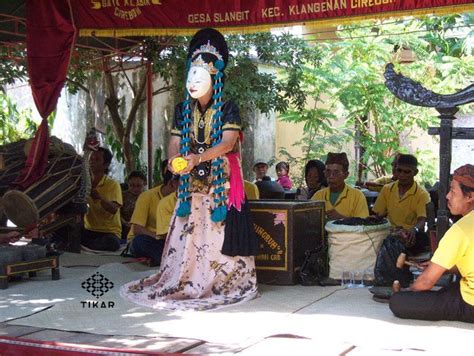 Tari Topeng Panji Dinas Pariwisata Dan Kebudayaan Provinsi Jawa Barat