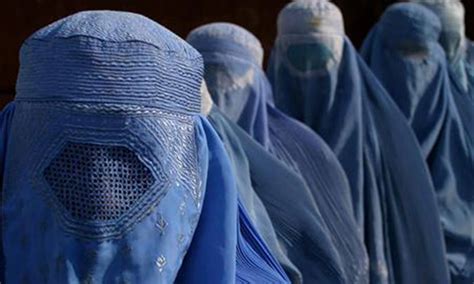 Talibanes Obligan A Mujeres Afganas A Usar Burka