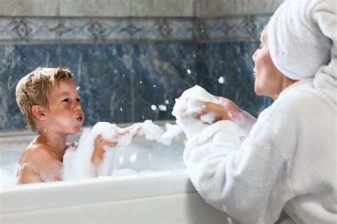 11 Maneiras Divertidas De Fazer Seu Filho Tomar Banho