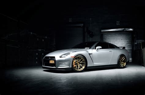 Nissan Gt R Hd Wallpaper Background Image 2000x1305