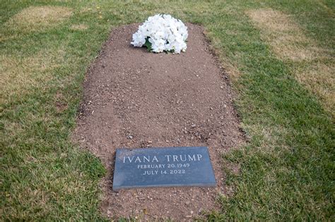 Photos Show Ivana Trumps Grave At Trump National Golf Club In