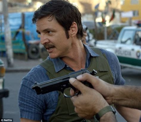 Narcos season 3 off genre : Pedro Pascal: Lots 'of cocaine in season three' of Narcos ...