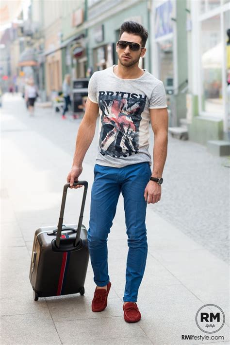 With less clothing to work with, it's not as easy to come up with a killer outfit that will make everyone stand up and whether you need to dress for a wedding, a music festival, or a day at the beach, here are five stylish outfits that will have you looking your best all. 15 Best Summer Travelling Outfit Ideas for Men -Travel Style