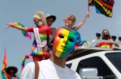 Di chi è figlio tobia antonio? Il Gay Pride arriva a Taranto: "Sfiliamo per il figlio di ...