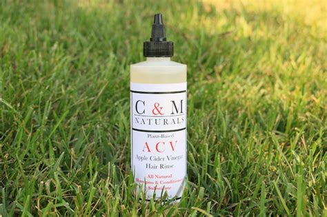 Common cooking ingredient—apple cider vinegar—cleanses and adds shine to curly hair. ACV Rinse Apple Cider Vinegar Shampoo Vinegar Hair Rinse ...