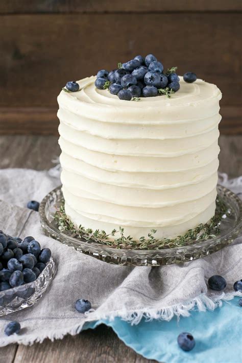 Ecco una raccolta di torte di compleanno fatte in casa, tantissime idee diverse per realizzare delle torte facili e golose, potete scegliere il ripieno e la decorazione che più preferite!in questo articolo troverete tantissime ricette facili perfette per tutti i gusti, infatti sono adatte anche a chi soffre di intolleranze o allergie verso il glutine, lattosio o uova. 1001 + Idee per Torte di compleanno facili da fare in casa