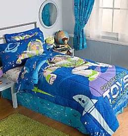 Kinds of dog beds available may differ and are also usually available in color on the actual recognizable figure buzz lightyear toddler bed the whole. My Family Fun - Action Hero Buzz Lightyear Comforter Toy ...