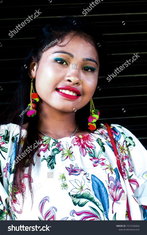 beautiful nepali girl model standing beautiful foto de stock 1572336826 shutterstock