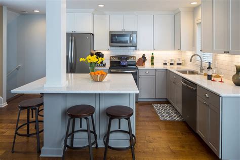 These awesome kitchens don't sacrifice style for function, and yours shouldnt either! Space-Savvy Ideas to Maximize a Small Kitchen