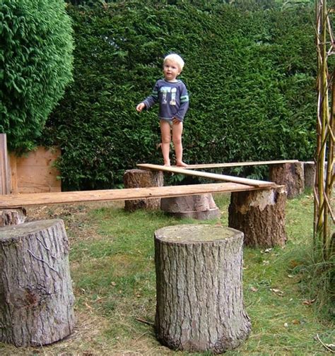 Wenn ihr die wasserrutsche in einem planschbecken enden lasst und das planschbecken dann noch mit wasser füllt, wird der ganze spaß noch größer! Wie man Kinderspiele für DIY Garten macht? - homedesign ...