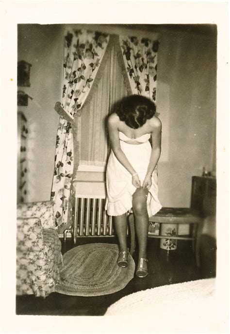 Seduction 50 Hilarious Vintage Photographs Of Women From The 1930s And 40s Showing Us A Little