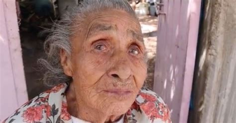 Los Extraño Mucho Abuelita De 97 Años Llora Por El Abandono De Sus
