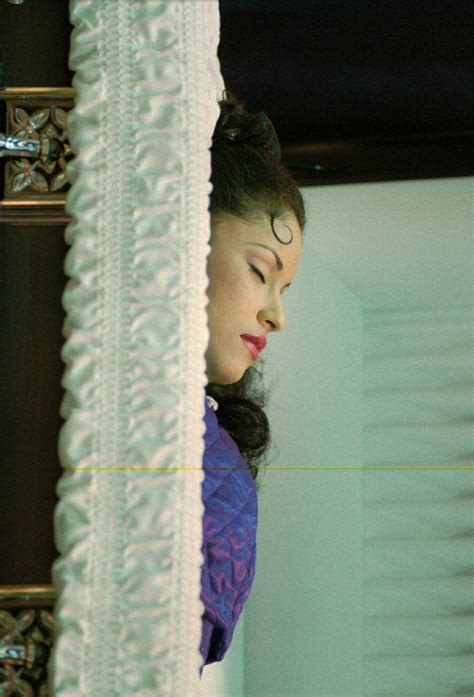 Es como si sólo estuviera dormida... 💔 | Selena, Selena quintanilla