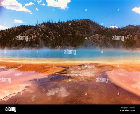 Emerald Spring Yellowstone Hi Res Stock Photography And Images Alamy