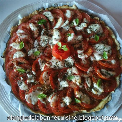 Tarte fine aux tomates et mozzarella basilic