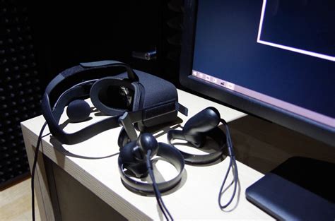 Hands On With The Oculus Rift And Oculus Touch Controllers Pcmag
