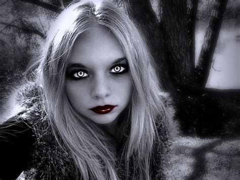 Vamp Girl 💕 Lauraembleton4 Twitter Vampire Pictures Scary Eyes