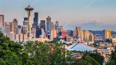 Seattle Skyline Panorama At Sunset As Seen From Kerry Park Seattle Wa