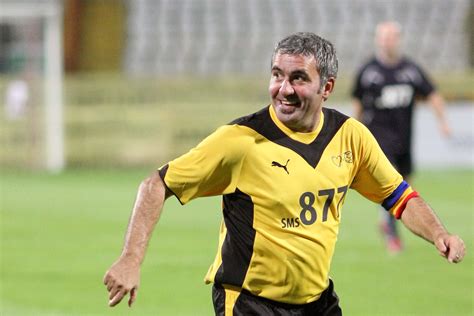 ˈfarul konˈstantsa), commonly known as farul constanța, or simply as farul, is a romanian professional football club based in the city of constanța, constanța county. Gheorghe Hagi: Maradona of the Carpathians | Football ...