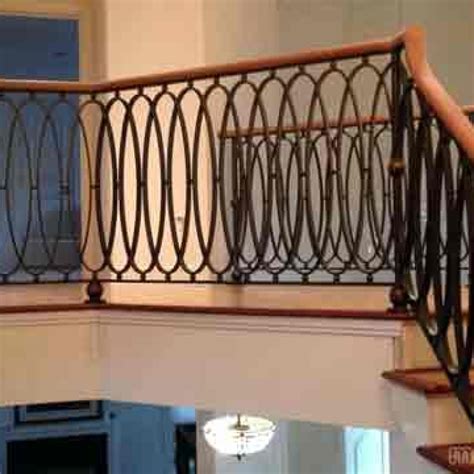 Tiang railing tangga menggunakan besi hollow hitam 40x40mm. Harga Railing Tangga Besi Pegangan Kayu Kebumen - Madaniah™