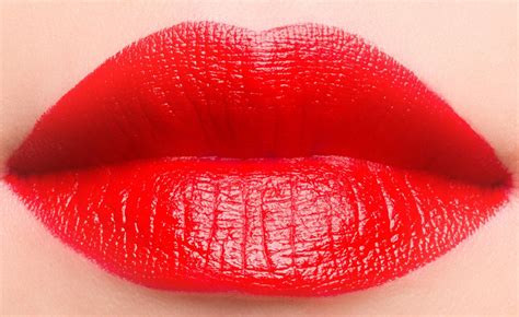 We Tried This Universal Red Lipstick On Different People Feedproxy Google Com R