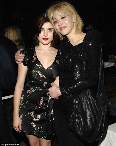 I Got A Facelift At 35 Courtney Love Reveals She Took The Advice Of Goldie Hawn In The 90s