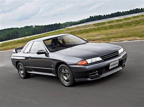NISSAN Skyline GT-R (R32) specs & photos - 1989, 1990, 1991, 1992, 1993
