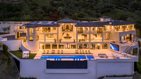 Located in a mobile home park model: $100 Million Mansion Hits Market in Bel Air, California ...
