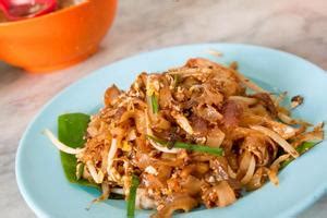 The high fat content and low cost of the dish made it attractive to these people as it was a cheap source of energy and nutrients. Best Char Kuey Teow in KL — FoodAdvisor