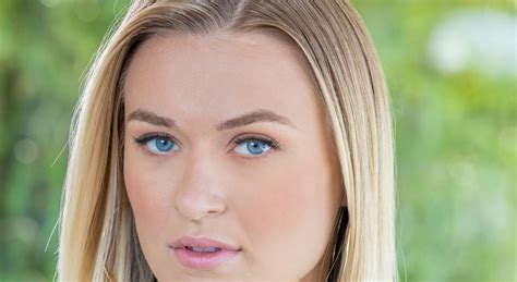 wallpaper natalia starr model wanita mata biru rambut lurus