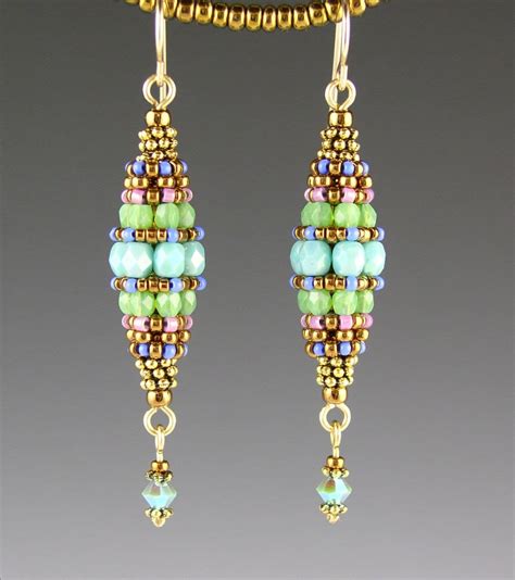 25 Awesome Beaded Earrings Handicraft Picture In The World